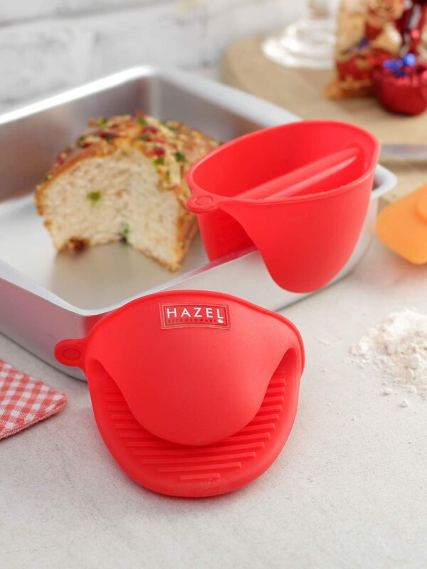 Silicone Pinch Grip Mitts Microwave Oven Heat Resistant Gripper Kitchen Pot Holder, Red - Image 2